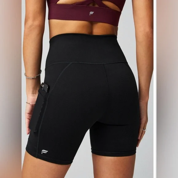 Fabletics On-The-Go PowerHold High-Waisted 6'' Short - Picture 3 of 4